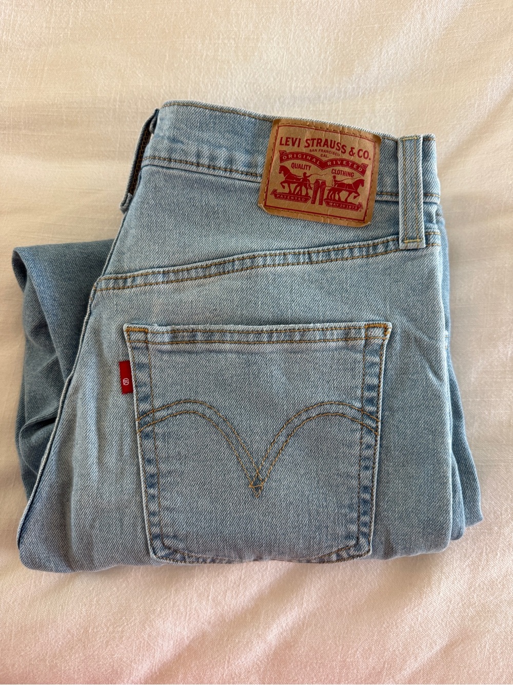 Levi’s Women’s Ribcage Straight Ankle Denim Jeans Sz 31 Button Fly